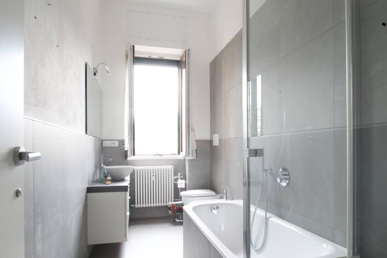 3 Bedrooms Apartment Milan Bagian luar foto