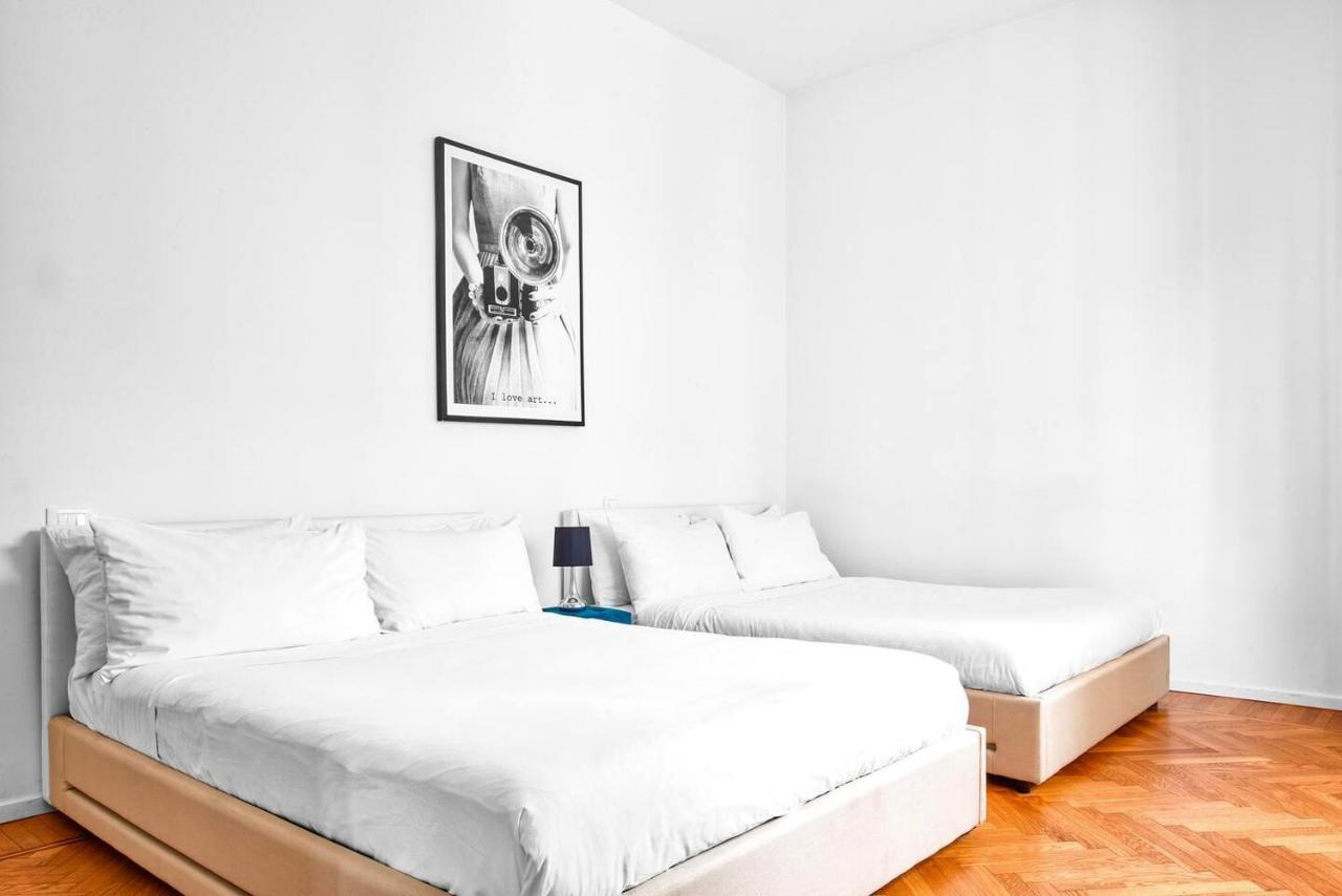 3 Bedrooms Apartment Milan Bagian luar foto